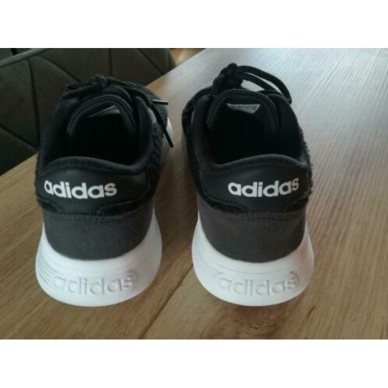Zo goed als nieuw Adidas sneakers maat 36
