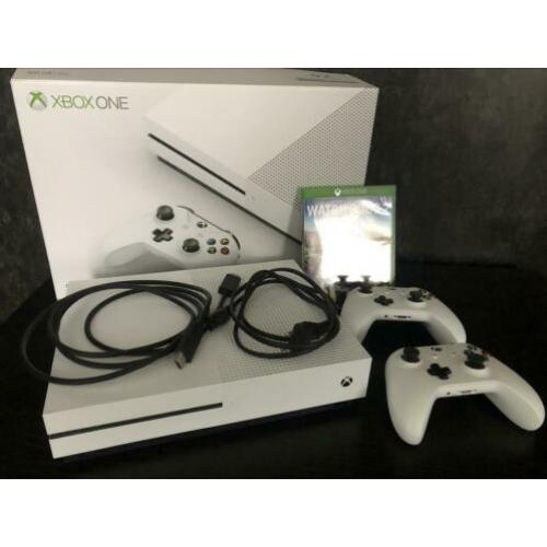 Xbox one S 500GB 2 controllers