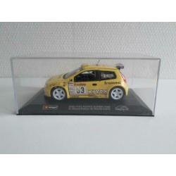 Fiat Punto Super 1600 geel 1:32 Bburago (in vitrinebox)
