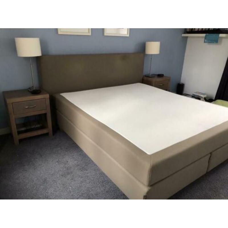 Eastborn boxspring uit de Sand-collectie 180x210