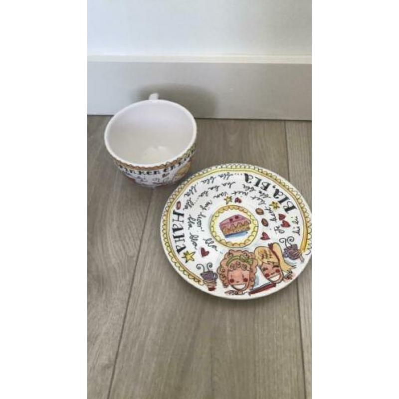 Blond Amsterdam kop en schotels