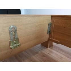 Modern eiken bed (incl lattenbodem)