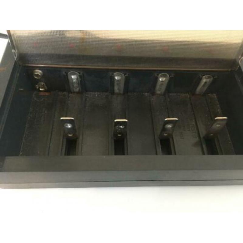 A335 Oplader Universal NicD Batterijoplader