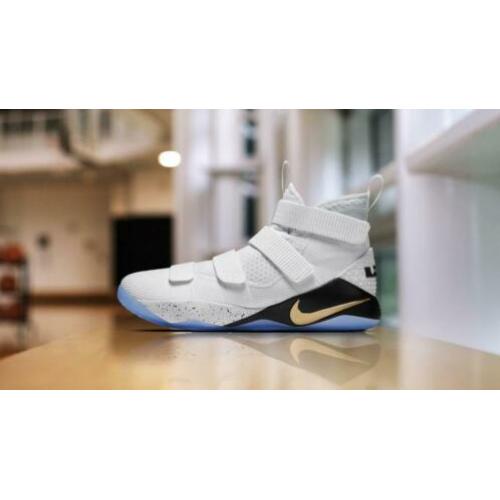 Lebron soldier 11 maat 42.5