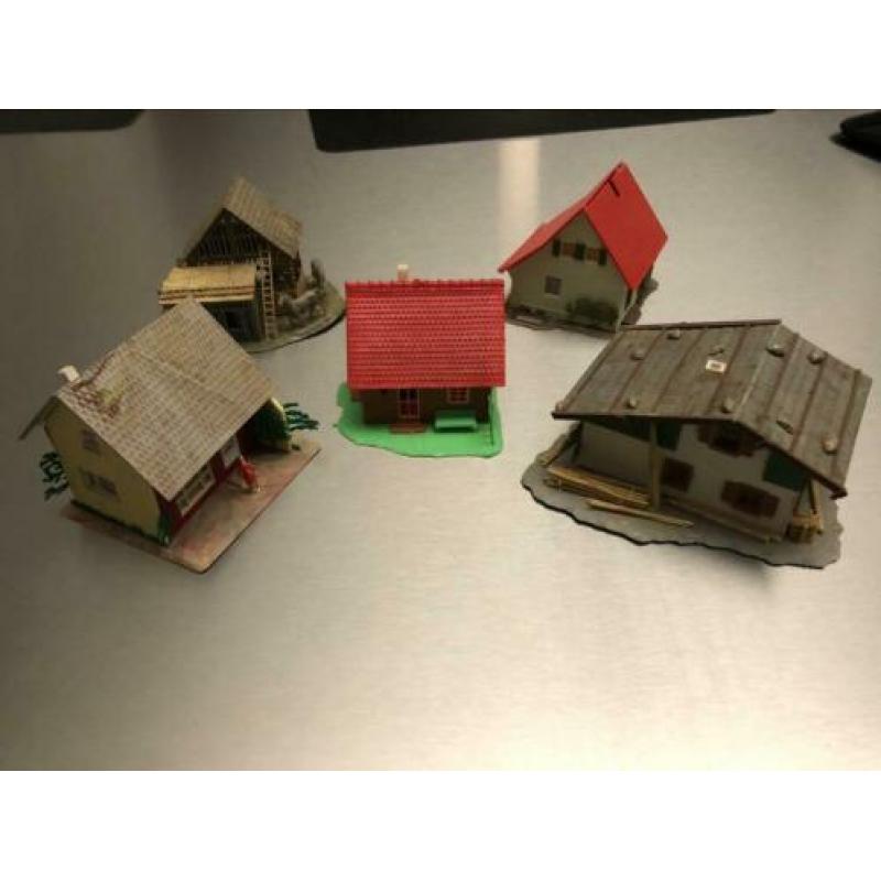 Spoorweghuisjes van Faller, set van 5