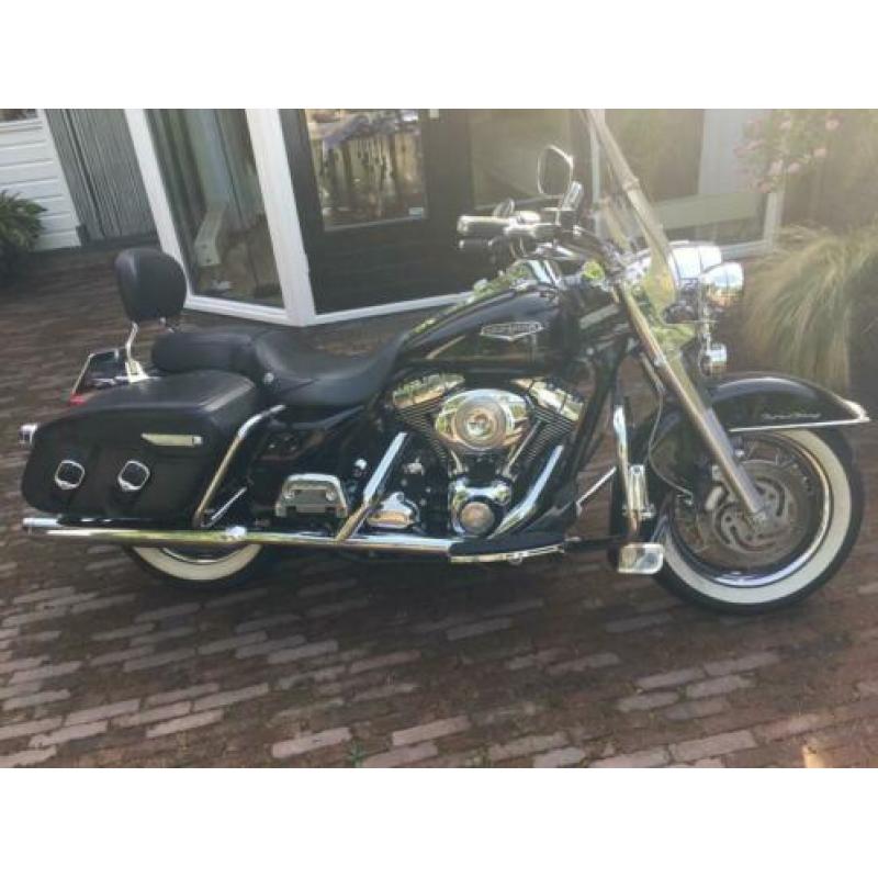Harley Davidson FLHRCI Road King classic