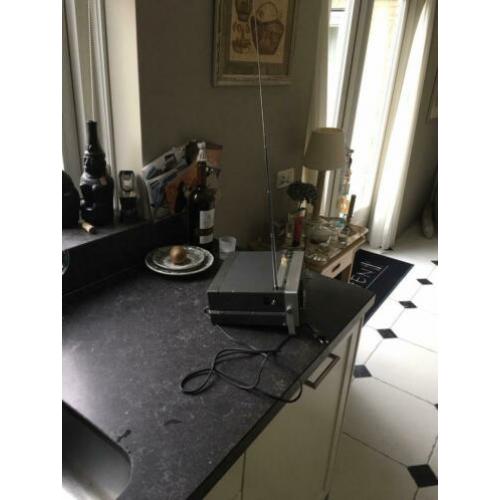 Merk Universum. Draagbare ventage all transistors televisie.