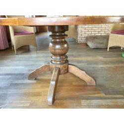 ronde eikenhouten eettafel