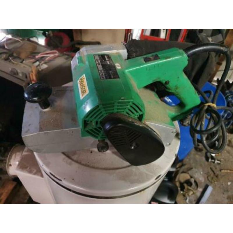Hitachi bandschuurmachine sb 110