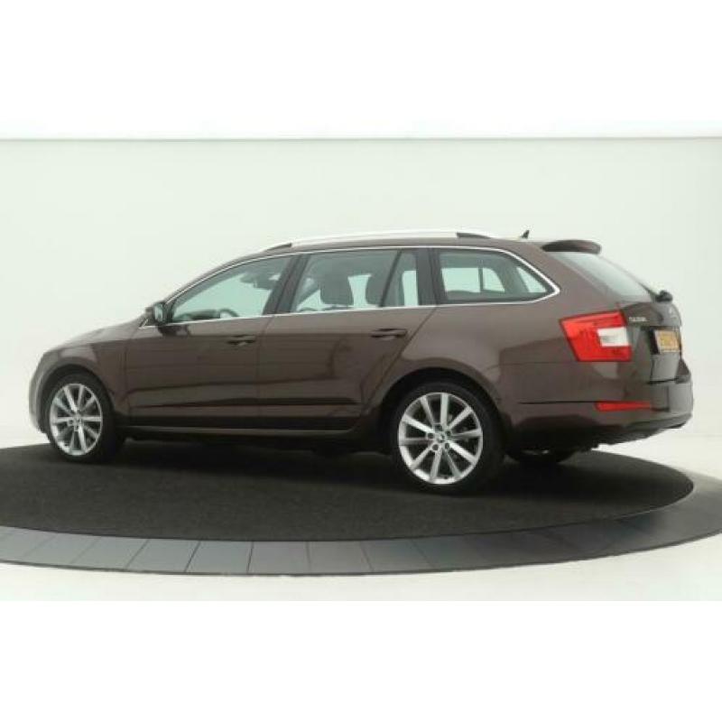 Skoda Octavia Combi 1.4 TSI Elegance Aut. | Xenon | Navigati