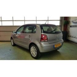 Volkswagen Polo 1.4-16V Optive 5-Deurs, Airco Automaat