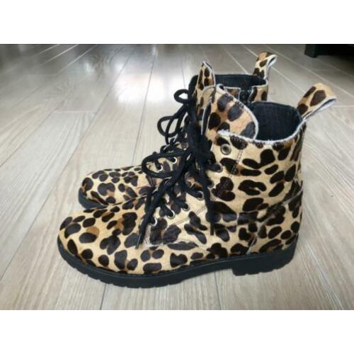Leuke veterschoenen tijger / panterprint. Maat 41