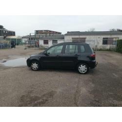 Mazda 2 1.4 Citd Exclusive 2004 Zwart