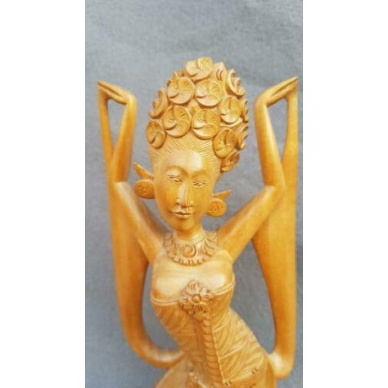 Art Deco houtsnijwerk van Balinese danseres - 20,5 cm hoog