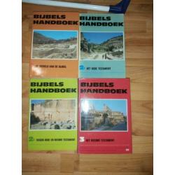 4 delen Bijbels handboek deel 1, 2a en 2b softcover. 3 hardc