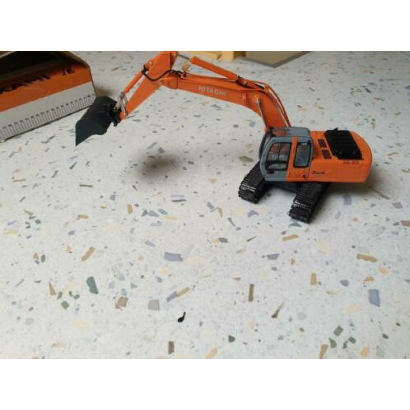 Hitachi 210