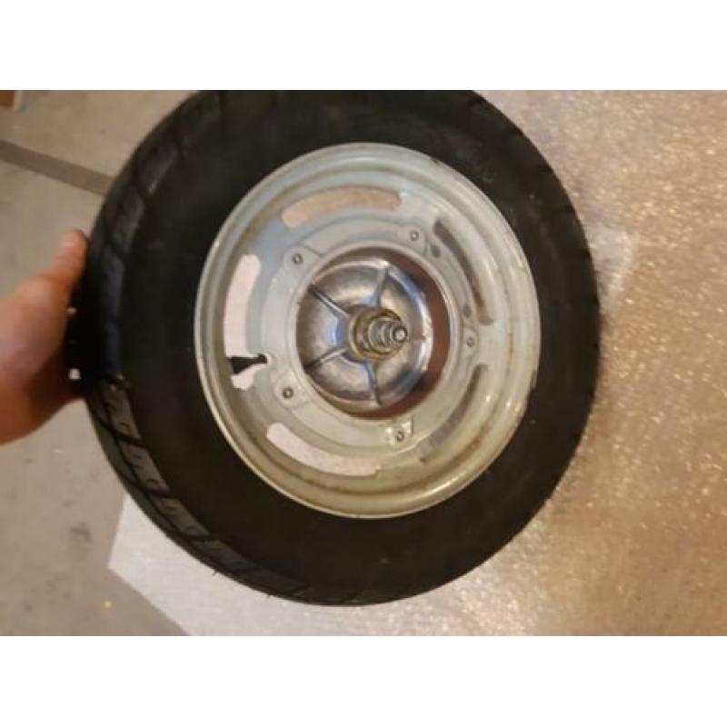 Voorwiel ALS NIEUW model onbekend scooter 10 inch