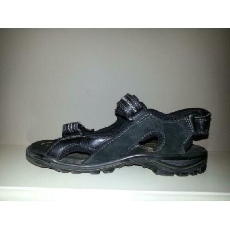 ECCO sandalen zwart maat 35