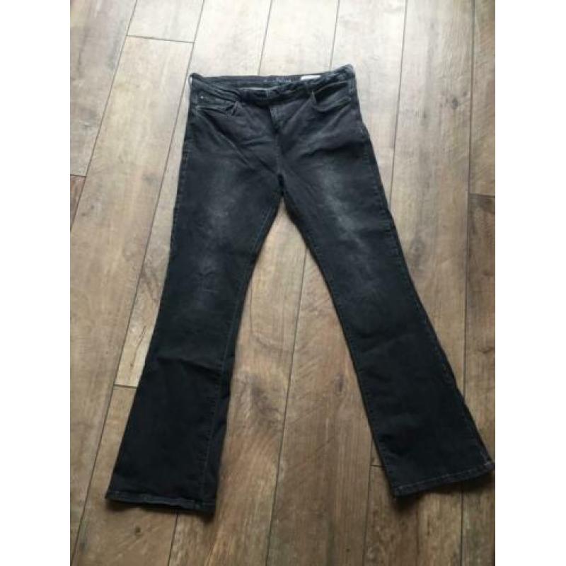 Flared spijkerbroek maat 44