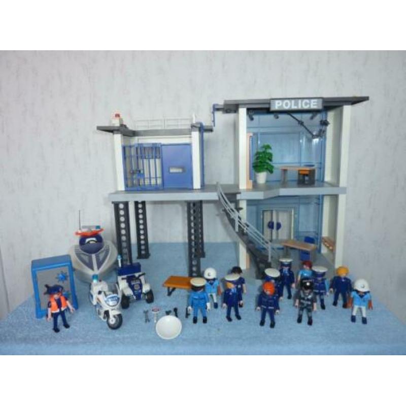 playmobil politiebureau motor quad en veel agenten