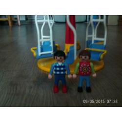 mooie playmobil zweefmolen met 2 popjes