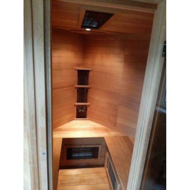 Infrarood hoekcabine 145GD 3 persoons.