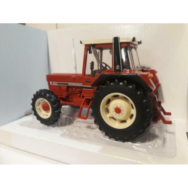 International 956XL 4wd nieuw in doos
