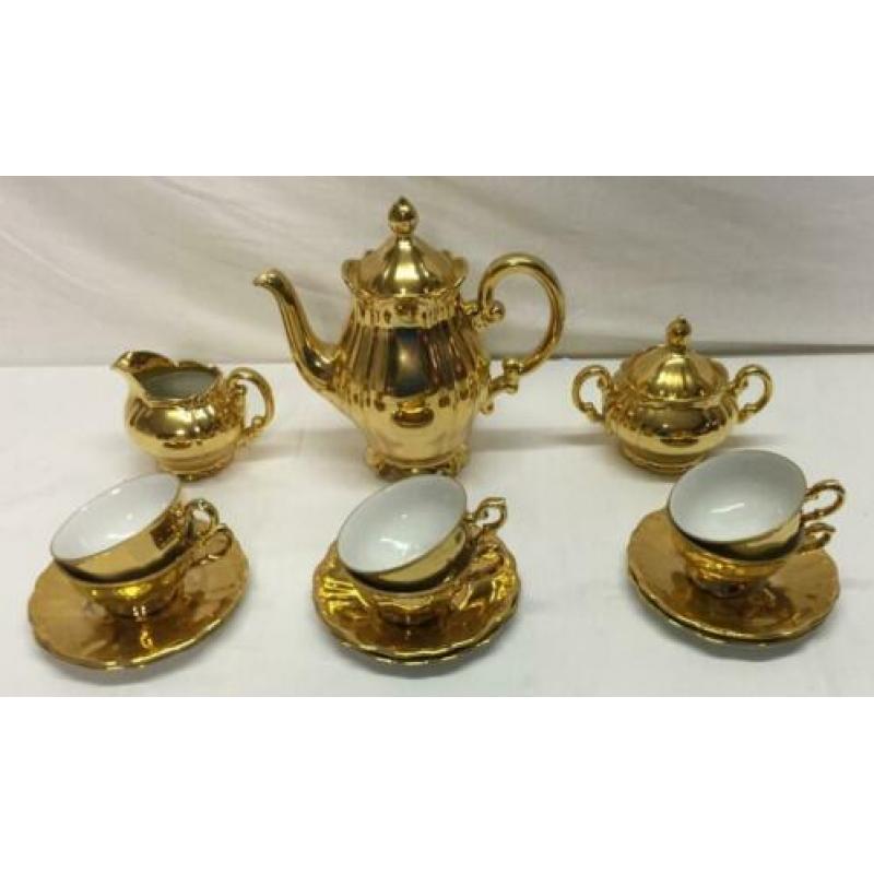 0833 Bladgoud theeservies voor 6 personen.