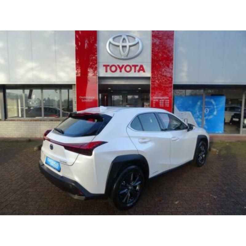 Lexus UX 250h First Edition / Navigatie / Parkeersensoren /