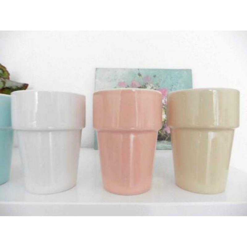 Pastel bekers jaren 70 retro vintage seventies sixties