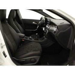 Mercedes-Benz GLA-Klasse 200 AMG Panorama-Schuifdak | Naviga