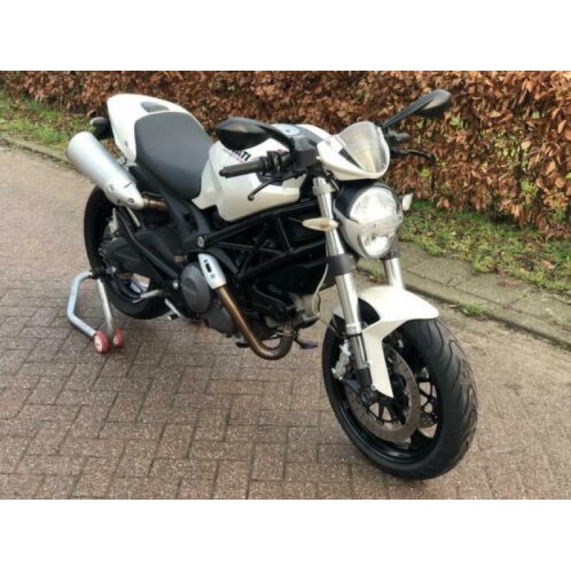 Ducati Monster 696 Wit (bj 2008) 22721km