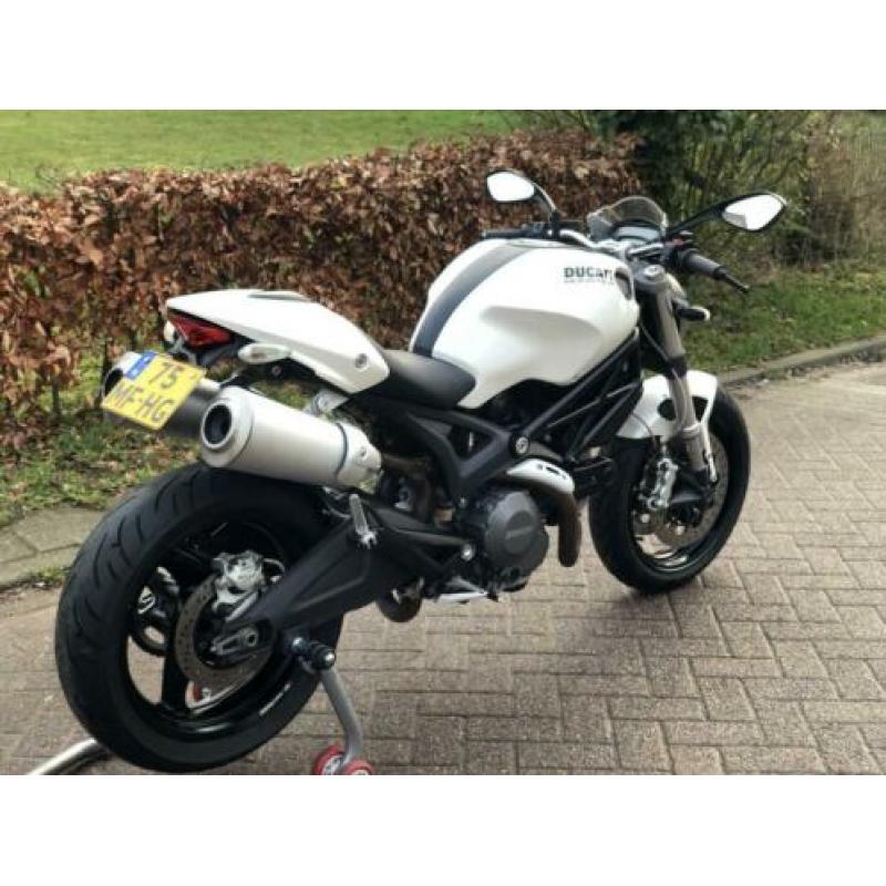 Ducati Monster 696 Wit (bj 2008) 22721km