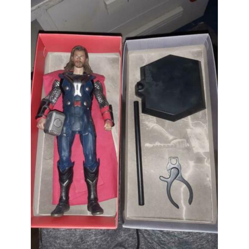 Thor 1/6 scale Marvel