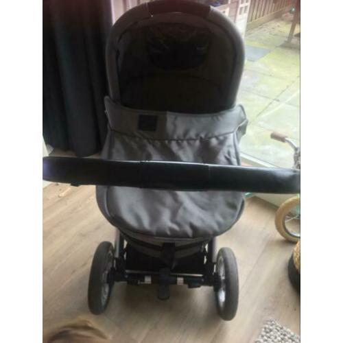 Grijze kinderwagen, maxicosi, reiswieg €150,-