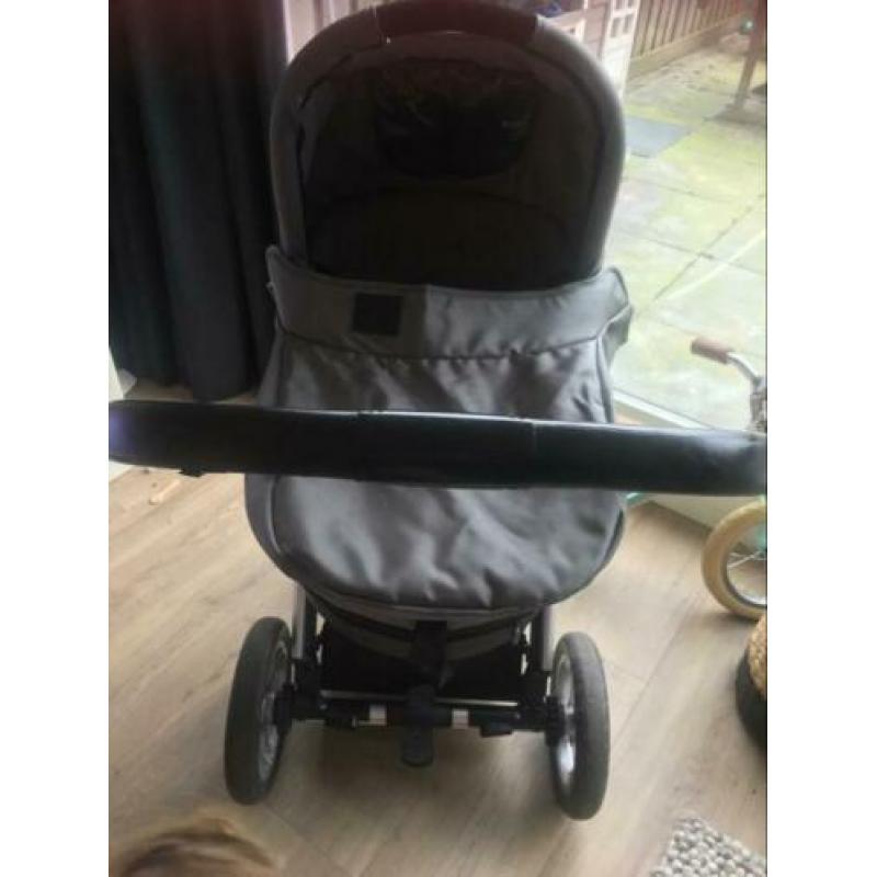 Grijze kinderwagen, maxicosi, reiswieg €150,-