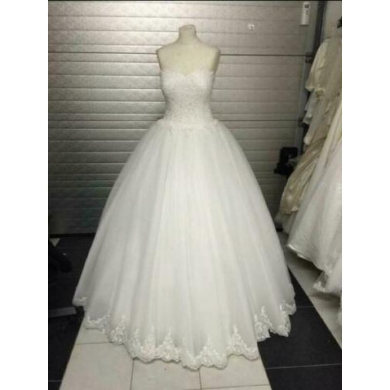 Nieuw prinses model 36/38/40 maat bruidsjurk