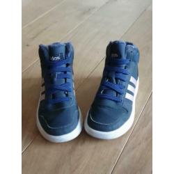 Adidas keurige halfhoge sneakers maat 30 stiek