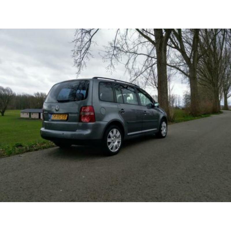 Volkswagen Touran 1.6 85KW 2003 Grijs