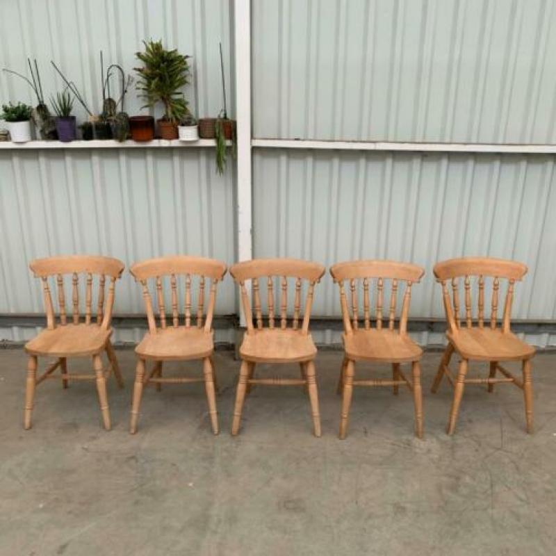 6 Café Stoelen (5 op de foto) Stoelen Kroeg Hout