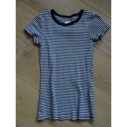 SUPERSALE !! ONLY maat S. basic zwart/wit t shirt.