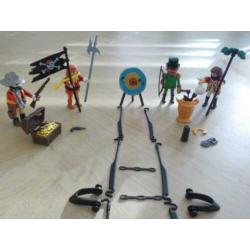 4 Playmobil poppetjes piraten + accessoires