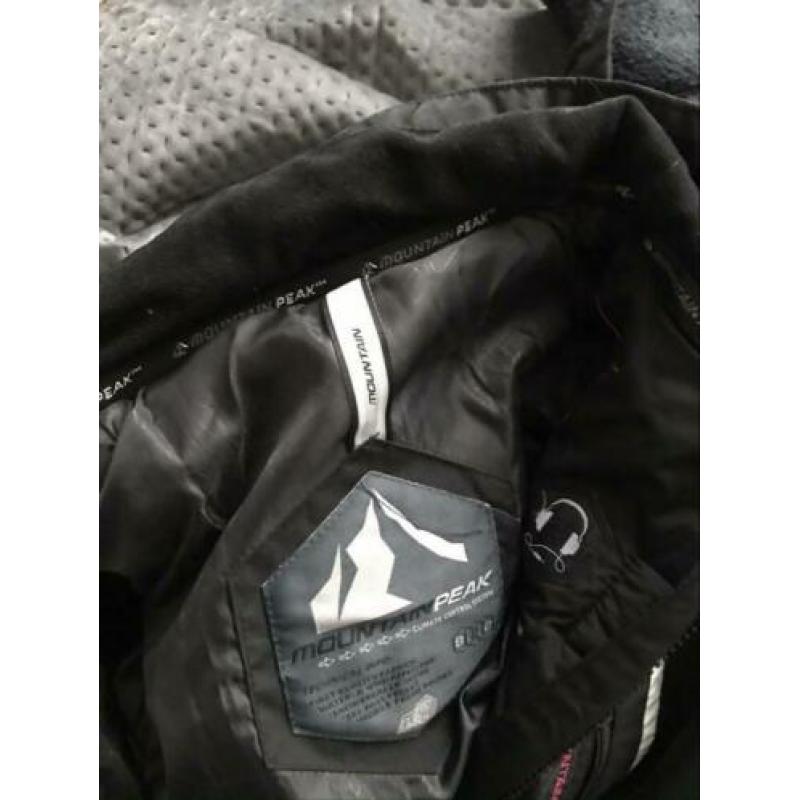 Skipak mountain peaks en h&m