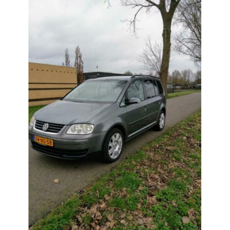 Volkswagen Touran 1.6 85KW 2003 Grijs