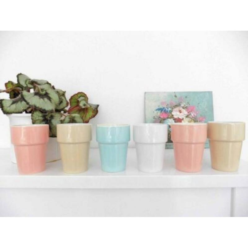 Pastel bekers jaren 70 retro vintage seventies sixties