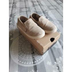 Mooi 3 delig pak(beige) met blouse en stropdas(creme) mt 92