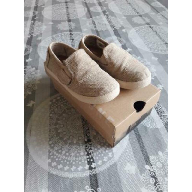 Mooi 3 delig pak(beige) met blouse en stropdas(creme) mt 92