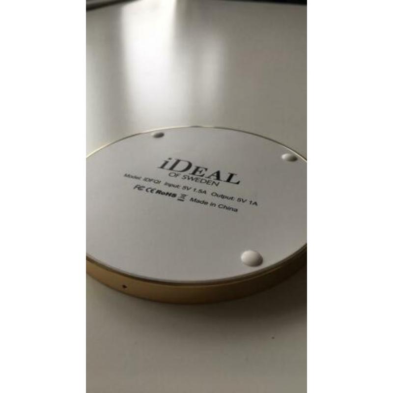 IDeal of Sweden Fashion QI Charger golden jade marble