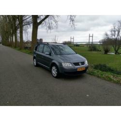 Volkswagen Touran 1.6 85KW 2003 Grijs