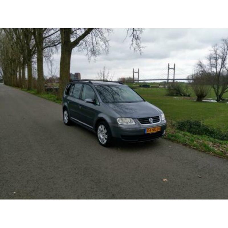 Volkswagen Touran 1.6 85KW 2003 Grijs